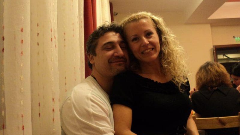 Кирил Ефремов трепери от жена си Ели, но актьорът пак кръшка 