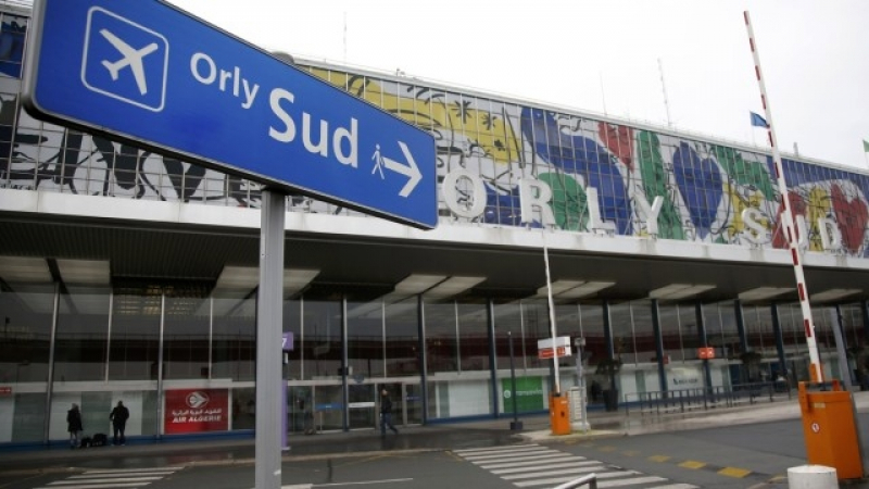 Турски самолет кацна принудително на летище „Орли” в Париж