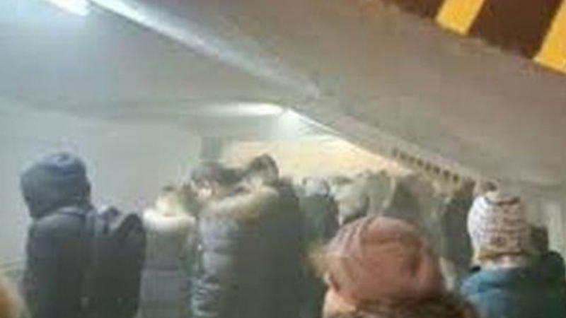 Московското метро в паника: Мъж с димяща раница изплаши пътуващите до смърт!