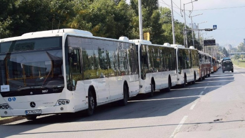 Градският транспорт в София с празнично разписание - вижте кои линии удължават работното си време