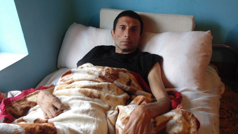 Семейството на болния Васко обяви къщата си за продан, не достигат средства за лечението му