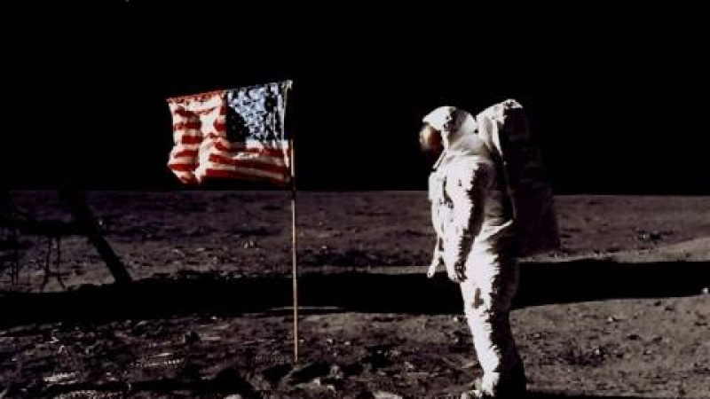 Космосът не прощава: Американските знамена на Луната се разпадат сред яростна околна среда 