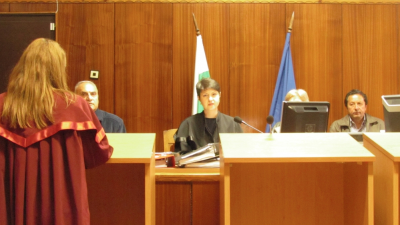 Неочакван обрат: Целият съдийски състав си даде отвод по делото срещу кмета на Карлово! (СНИМКИ)