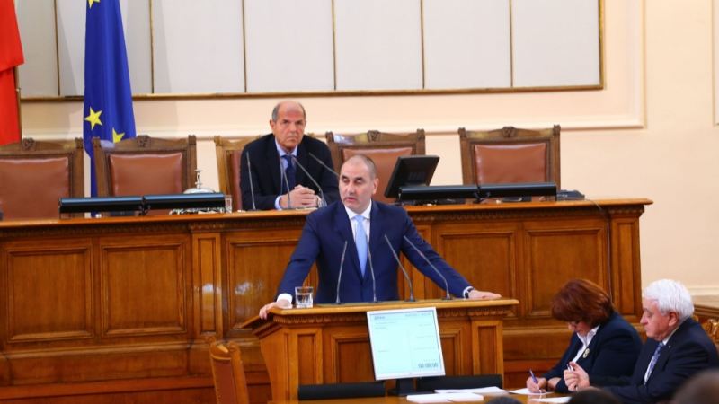 Цветанов протегна ръка към БСП в първата си реч от трибуната на 44-ото НС