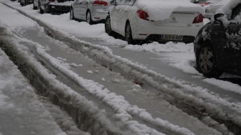 Снежен капан в Босна и Херцеговина в средата на април (СНИМКИ)