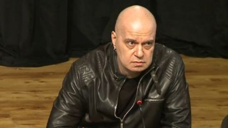 Слави Трифонов каза защо не скъсва с bTV и докога ще продължи така