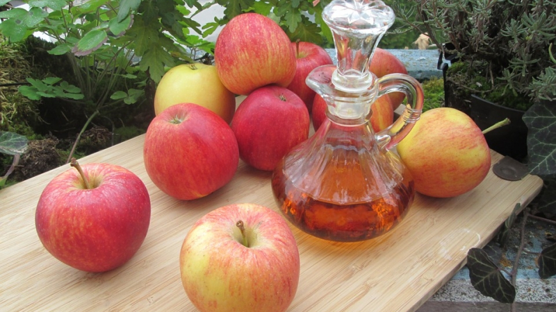 Невероятните приложения на ябълковия оцет