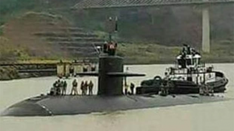 Заснеха на ВИДЕО ядрената подводница на Тръмп, докато плава към Северна Корея