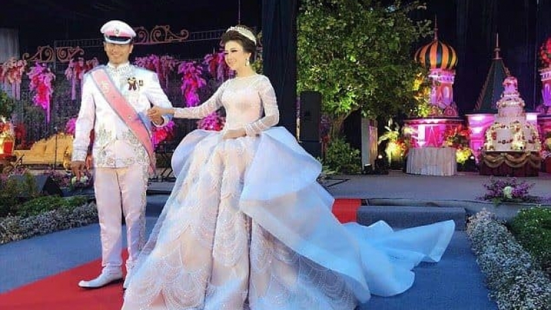 Булчинската рокля на Интан счупи всички рекорди по харесвания в "Инстаграм" (СНИМКИ)