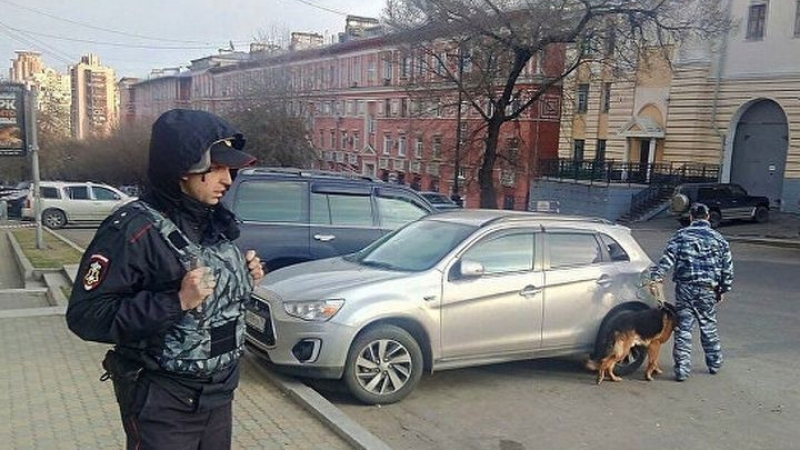 Неизвестен откри огън във Федералната служба за сигурност в Хабаровск, има убити! Застреляха го!