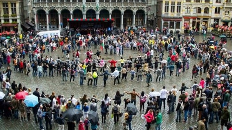 В Брюксел се изви Голямото българско хоро (ВИДЕО)