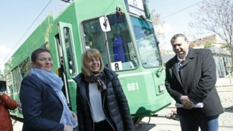 Швейцарски трамваи тръгнаха в София (СНИМКИ)