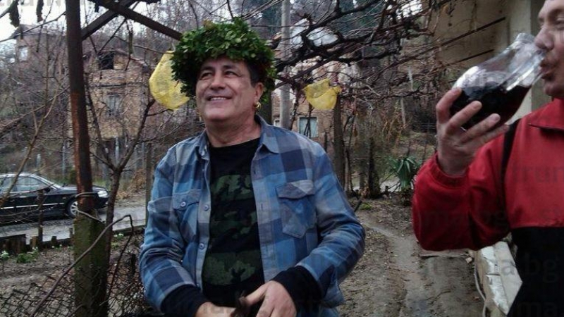 Този испанец скри шапката на всички жители на симитлийското село Крупник (СНИМКИ)