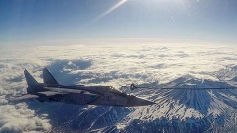 Странни маневри: Изтребители-прихващачи МиГ-31 прелетяха над цял Сибир, за да поразят цели на непозната местност