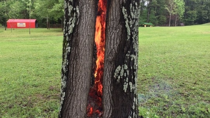 Метеоролог откри огнената врата към ада