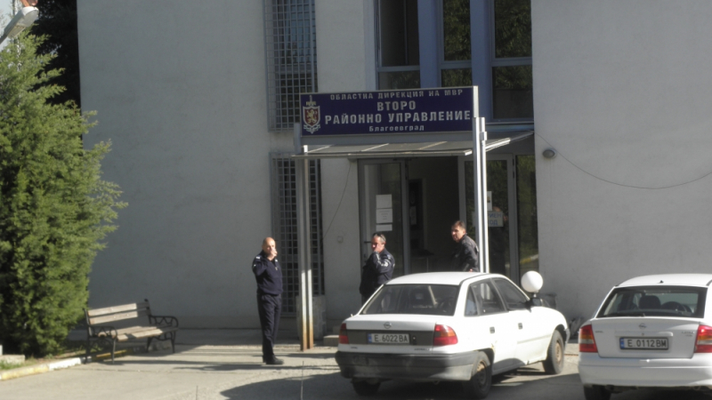 Крадец с пачи крак обра банков клон в КАТ-Благоевград на метри от дежурните на Второ управление (СНИМКИ)