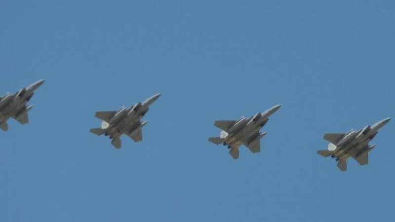 Въздушен екшън! Американски  F-15 и руски МиГ-29 и Су-25 реват в небето над България
