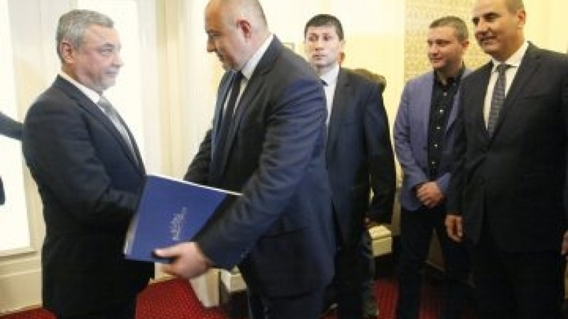 Борисов привика патриотите в стаята на ГЕРБ, ето какво се случва 