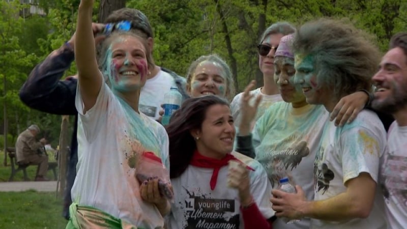 Добро сърце! Цветен маратон събира средства за социално слаби ученици