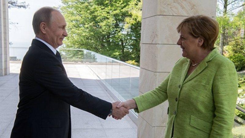 Вече е факт! Меркел се видя с Путин очи в очи (СНИМКА)