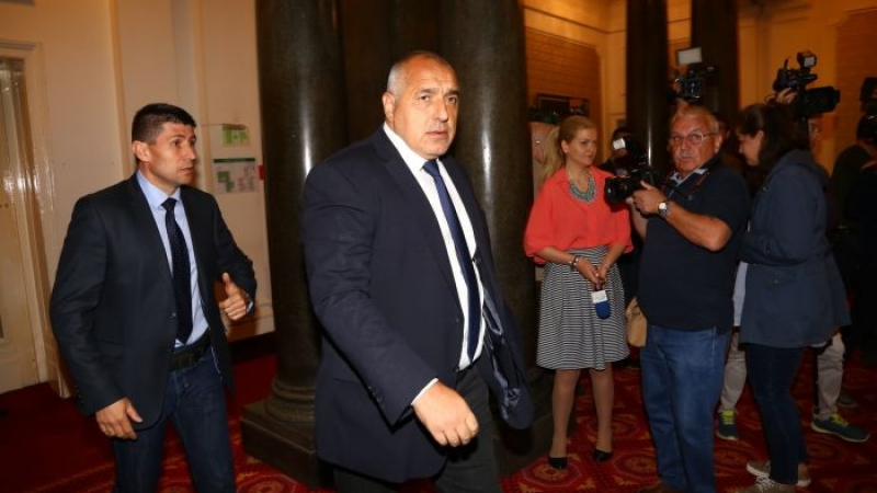 Бойко Борисов прекара 8 минути в парламента