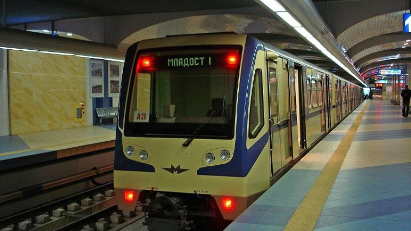 Потресен читател на БЛИЦ разкри какво му се случи в столичното метро (СНИМКИ)