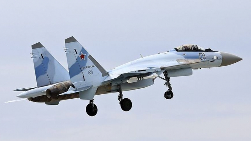 Напрежение в небето! За първи път САЩ прихванаха руски „мечоци” с изтребители Су-35 до Аляска
