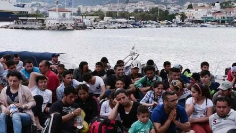 Местни хора пребиха двама бежанци травестити на остров Лерос