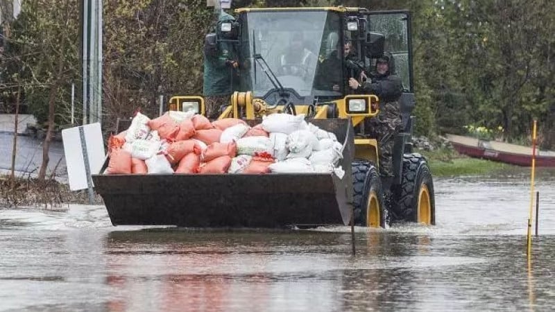 Апокалипсис! Канада отиде под вода (ВИДЕО)