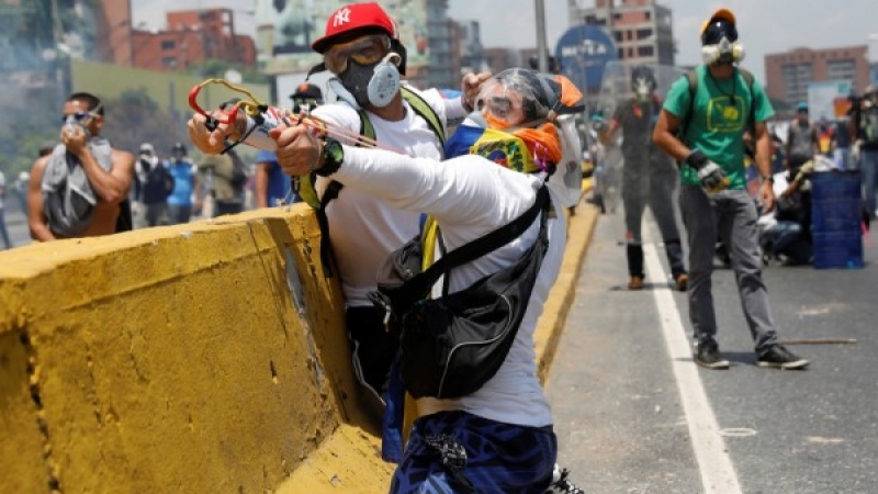 Жертвите на антиправителствените протести във Венецуела вече са 38