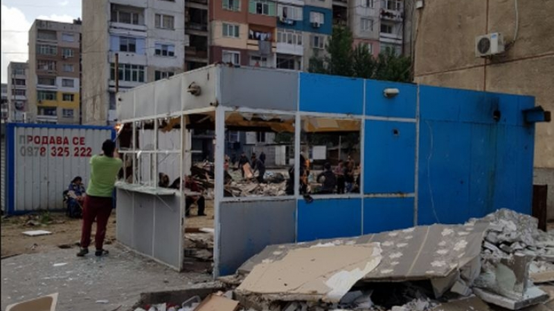 Премахнаха 50 незаконни павилиона в „Столипиново“