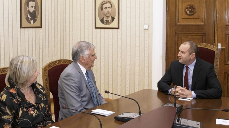 На "Дондуков" 2 президентът Радев се срещна с голям учен!