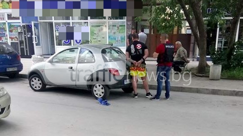 Зрелищен арест в Пловдив! Проснаха мъже на земята, на единия му прилоша (СНИМКА)