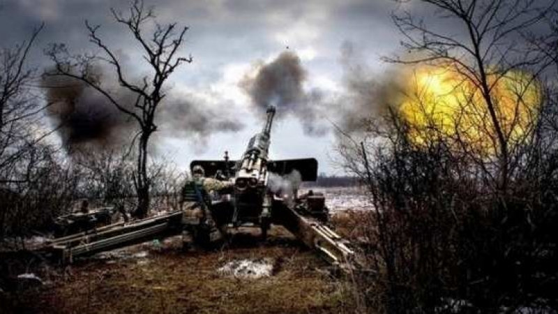 Украинските силоваци откриха масиран огън по предградията на Донецк