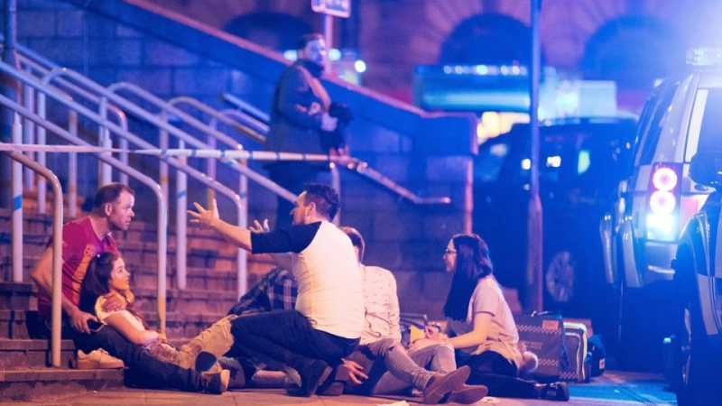 ХРОНИКА: В Манчестър е най-кървавата екстремистка атака на Острова от 12 години насам!