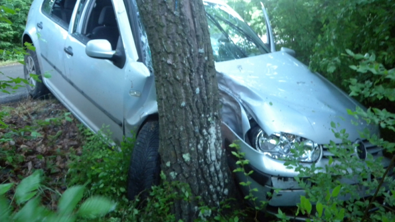Шофьор-новобранец с "Ауди" пострада тежко в катастрофа край Разград