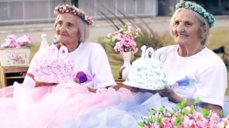 100-годишни близначки направиха нещо уникално (ВИДЕО)