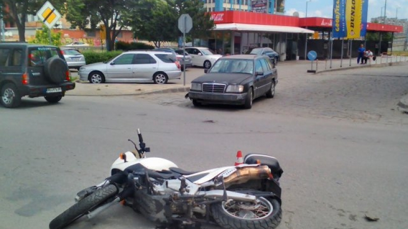 Стана ясно кой е полицаят, блъснат на мотора си в Пловдив