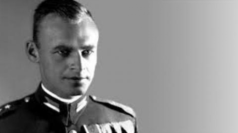 Той разкрива зверствата на нацистите и на 25 май е екзекутиран, но ще бъде запомнен като "героят от Аушвиц"