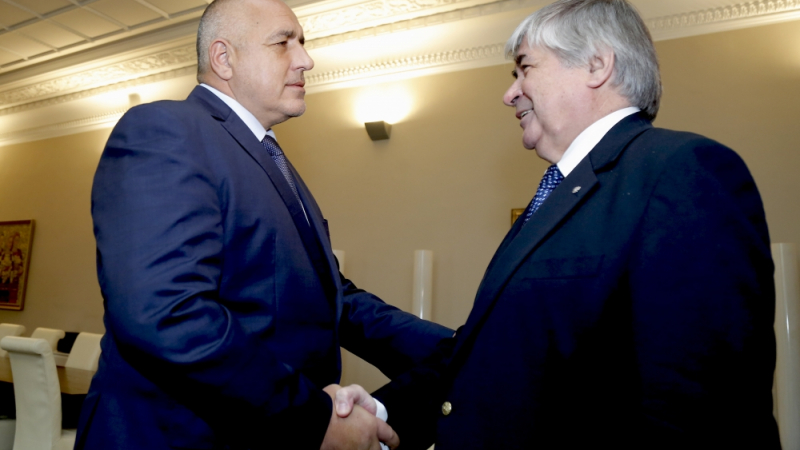 Станаха ясни подробности от разговора на Борисов с руския посланик днес и какво е показал премиерът на дипломата