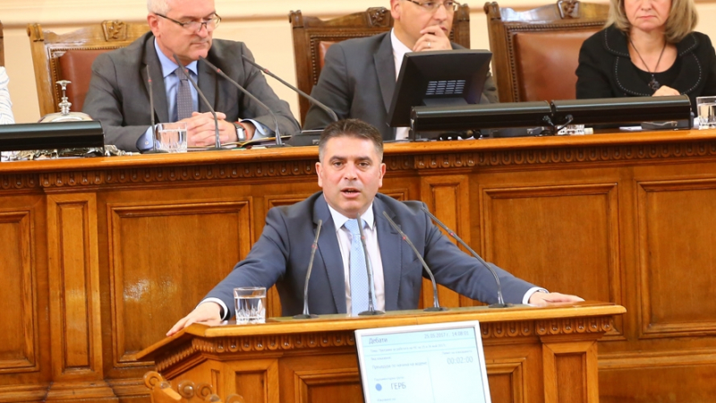 Шефът на правната комисия в НС Данаил Кирилов подкрепи Закона за банковата несъстоятелност