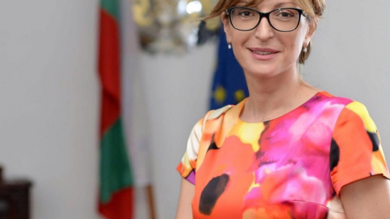 Министър Захариева разказа за какво са говорили с президента Вучич
