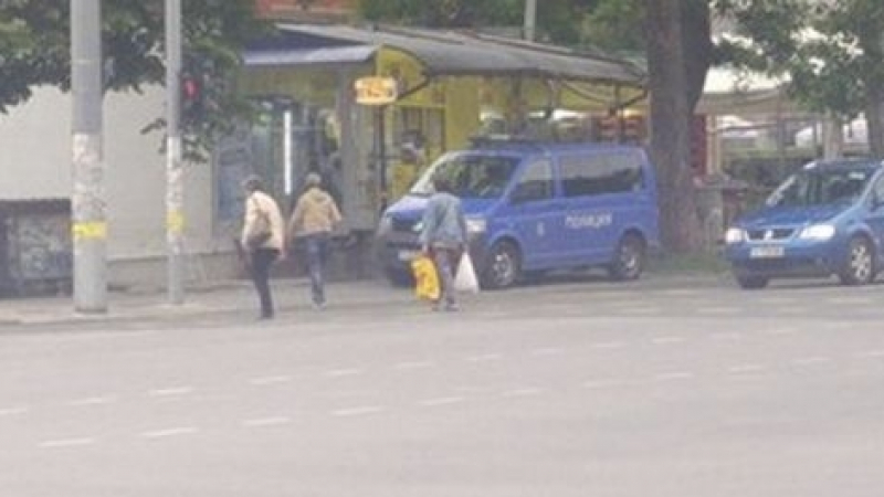 Екшън в Бургас! Полиция отцепи дюнерите до БСУ, има арестуван (СНИМКИ)