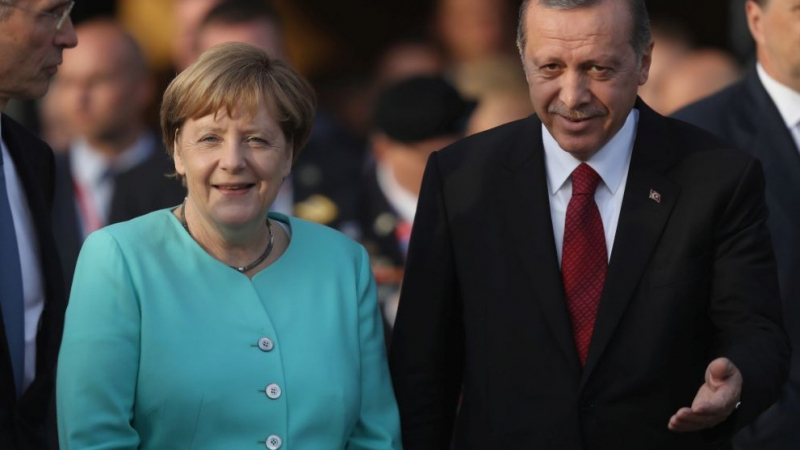 Меркел и Ердоган в горещ телефонен разговор