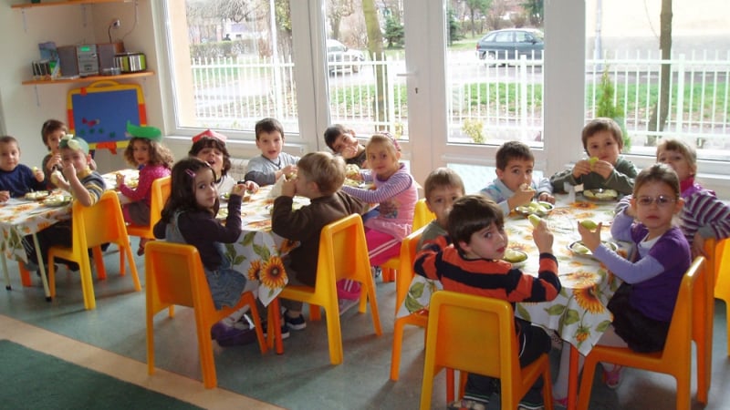 Половин заплата за забавачка на детето в Пловдив