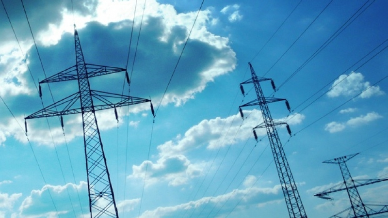 КЕВР умува с колко да вдигне цената на тока от 1 юли 