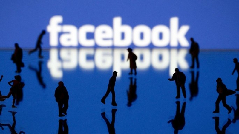Съд забрани на родителите на починало момиче достъп до Фейсбука му