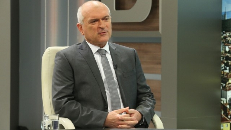 Инфарктен ден в парламента: Депутатите умуват за оставката на Димитър Главчев