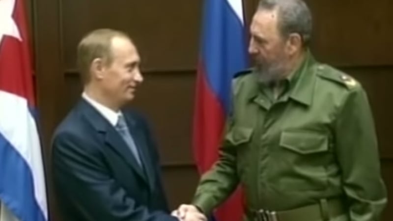 Путин подшушна на Оливър Стоун, че все още е жив благодарение на 1 съвет от Фидел Кастро (СНИМКИ/ВИДЕО)