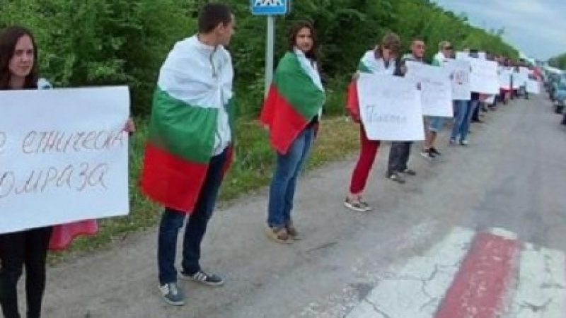 Мълчанието на родината-мащеха: Малтретират наши сънародници в Украйна, България не реагира